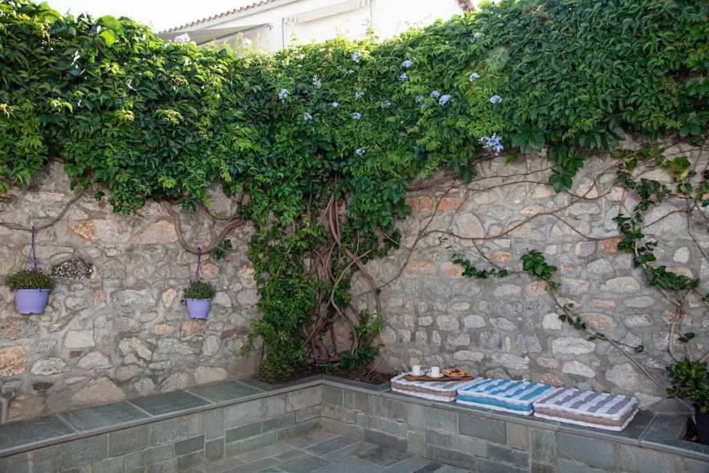 Mansion Eugenie Villa Хидра Екстериор снимка